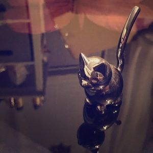 Silver cat ring holder